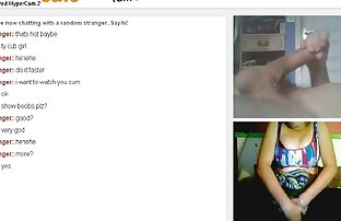 XXX 図書館でコックを吸ってラテンの学生 女の子 向け セックス 動画