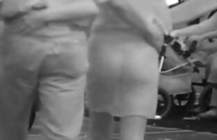 XXX 若い売春婦脱衣でフロントのザカメラ 女性 むけ エロ 動画